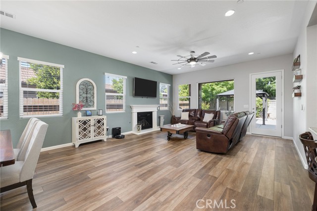 3771 Wrenwood Avenue, Clovis CA: https://media.crmls.org/medias/c99ade6e-56dc-4194-90ca-928876d9f393.jpg