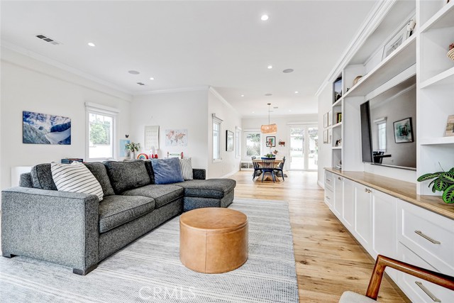 Detail Gallery Image 15 of 52 For 825 Center, El Segundo,  CA 90245 - 4 Beds | 3 Baths