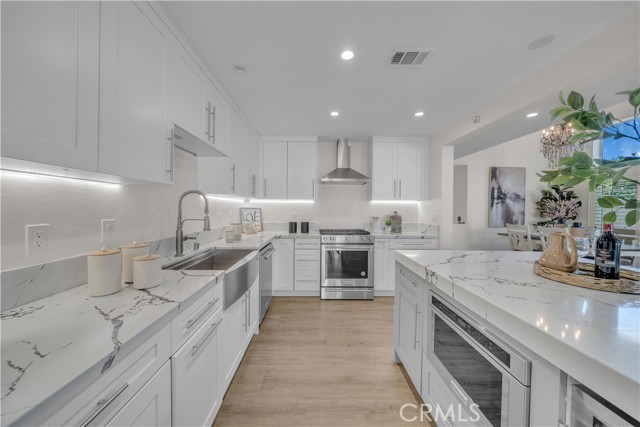 Detail Gallery Image 7 of 34 For 19055 Woodland Way, Lake Forest,  CA 92679 - 3 Beds | 2/1 Baths