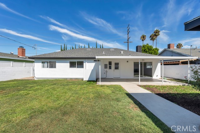 8547 Tampa Avenue, Northridge CA: https://media.crmls.org/medias/c99bca04-0169-432f-9cea-9349dda8ee8d.jpg