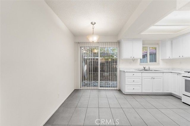 Detail Gallery Image 10 of 27 For 324 E Avenue Q7, Palmdale,  CA 93550 - 2 Beds | 2 Baths