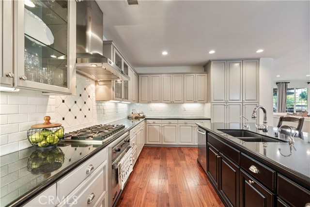 Detail Gallery Image 14 of 50 For 26101 Knoll Ct, Valencia,  CA 91381 - 5 Beds | 3/1 Baths