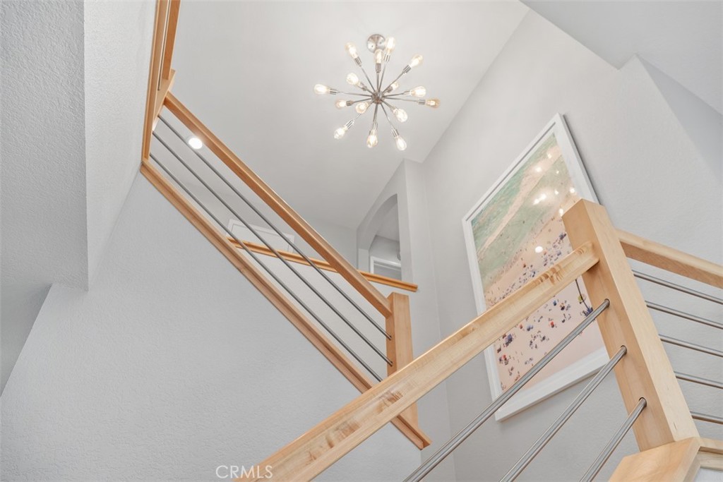 https://media.crmls.org/medias/c99e3e74-c230-481a-95bf-39b2921a5df7.jpg?preset=X-Large