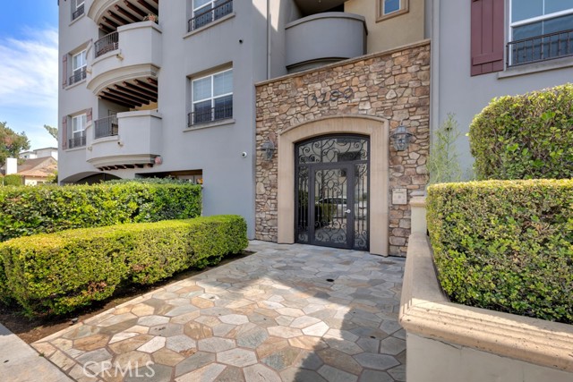 13200 Moorpark Street, Sherman Oaks CA: https://media.crmls.org/medias/c99e7b08-203f-49e3-8235-c004704e30b3.jpg