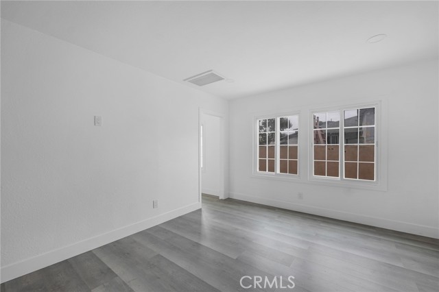 10527 Burin Ave, Inglewood CA: https://media.crmls.org/medias/c99f84aa-ad9b-4fa6-b3d3-c971220c43bc.jpg