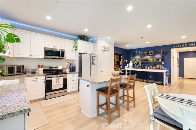 28833 Barn Swallow Way, Murrieta CA: https://media.crmls.org/medias/c9a02a60-55e3-49c2-bb58-c30f3781cb37.jpg