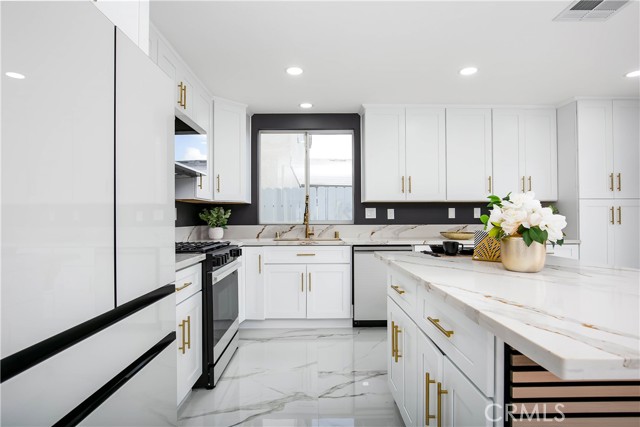 Detail Gallery Image 14 of 36 For 37624 Ribbon, Palmdale,  CA 93552 - 4 Beds | 2 Baths