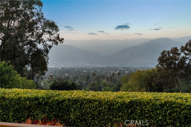 1215 Mira Monte Drive, Redlands CA: https://media.crmls.org/medias/c9a2cace-3696-489b-82d8-957490d3df76.jpg