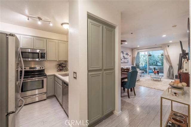 Detail Gallery Image 1 of 51 For 20371 Bluffside Cir #101,  Huntington Beach,  CA 92646 - 1 Beds | 1 Baths