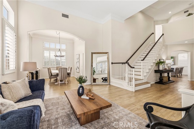 Detail Gallery Image 4 of 59 For 26451 Puffin Pl, Canyon Country,  CA 91387 - 4 Beds | 3 Baths