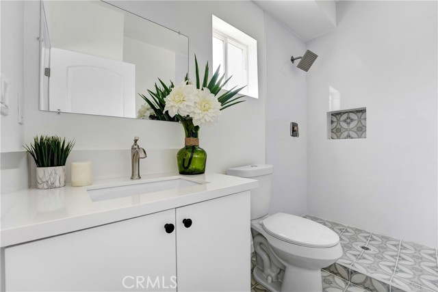 Detail Gallery Image 3 of 16 For 6754 Ben Ave, North Hollywood,  CA 91605 - 4 Beds | 3/1 Baths