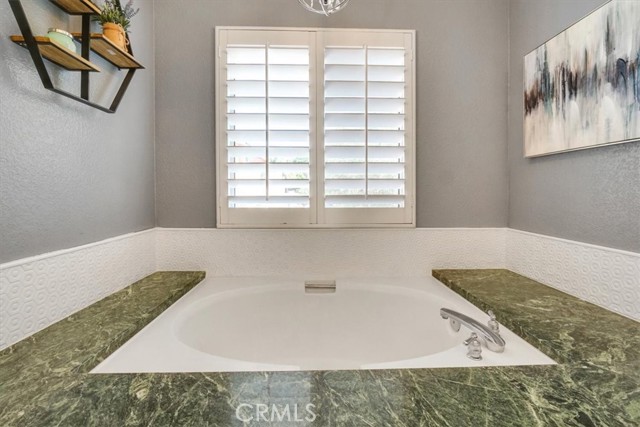 2121 Triador Street, Corona CA: https://media.crmls.org/medias/c9a5789f-4f06-4861-ba34-8bf7dedd8001.jpg
