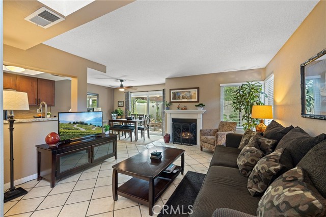 Detail Gallery Image 8 of 45 For 345 S Monte Vista, La Habra,  CA 90631 - 2 Beds | 3 Baths