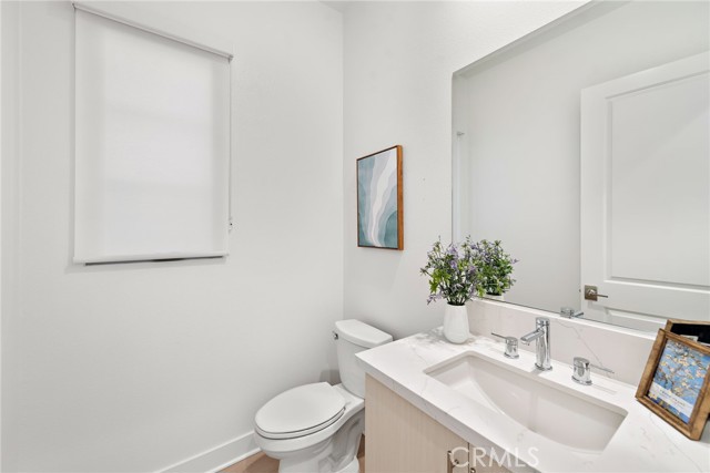 Detail Gallery Image 7 of 31 For 215 Sutters Mill, Irvine,  CA 92602 - 4 Beds | 4/1 Baths