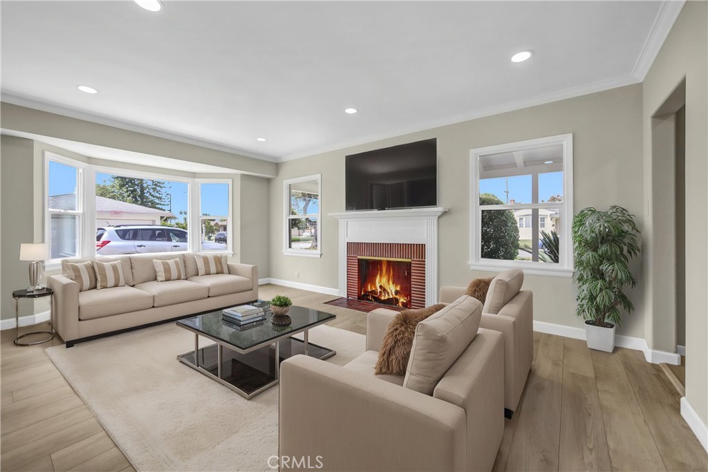 MLS #WS25103235 image #2