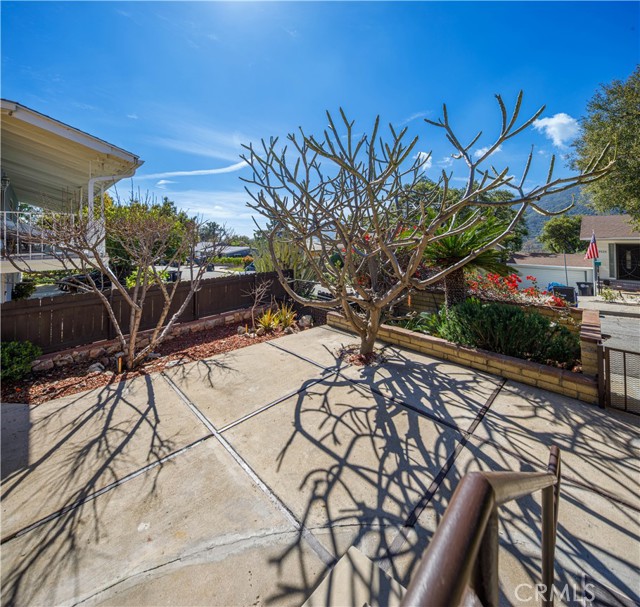 Detail Gallery Image 7 of 16 For 3527 Fairchild, La Crescenta,  CA 91214 - 4 Beds | 2 Baths