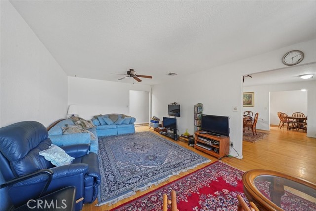 31919 FLORIDA Avenue, Mentone CA: https://media.crmls.org/medias/c9a6e024-dbeb-45ec-8193-a811cb4bb8bf.jpg
