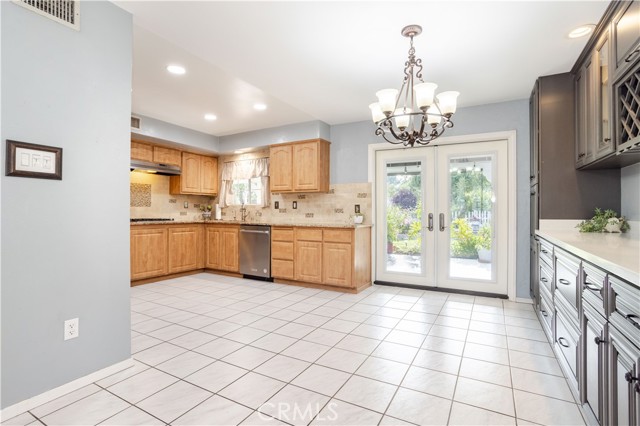 Image 8 of 40 For 28083 Langside Avenue