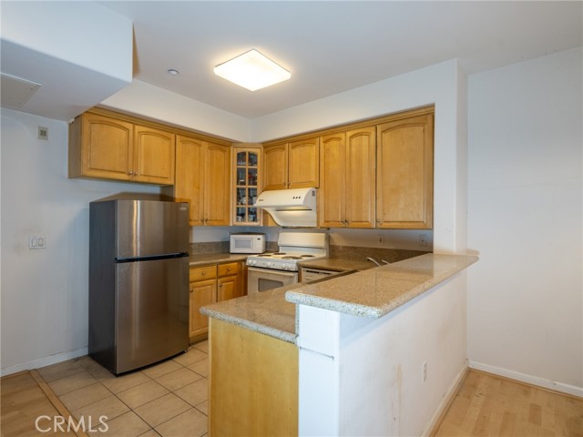 Detail Gallery Image 15 of 28 For 120 De Anza Street #208,  San Gabriel,  CA 91776 - 1 Beds | 1 Baths