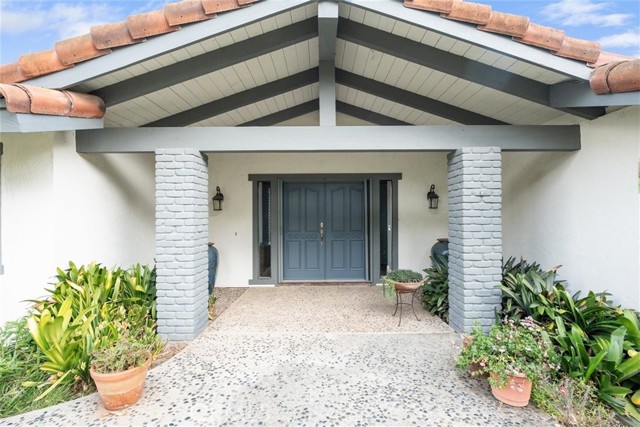 5088 San Jacinto Circle West, Fallbrook CA: https://media.crmls.org/medias/c9a8306f-82f6-43de-9de2-1b165d36c01b.jpg