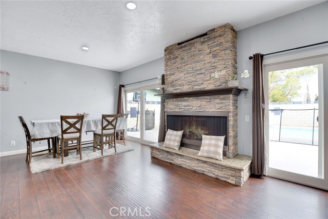 Detail Gallery Image 13 of 54 For 13928 Burning Tree, Victorville,  CA 92395 - 4 Beds | 2 Baths