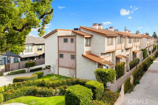 Detail Gallery Image 1 of 14 For 1006 Arcadia Ave #D,  Arcadia,  CA 91007 - 2 Beds | 3 Baths