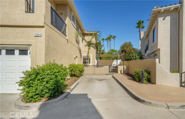11544 Treeview Court, Moorpark CA: https://media.crmls.org/medias/c9aa8a18-95ff-4194-9bf5-76b9359b6caa.jpg
