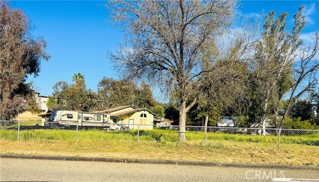 Detail Gallery Image 2 of 3 For 27440 Cornell St, Hemet,  CA 92544 - 4 Beds | 3 Baths