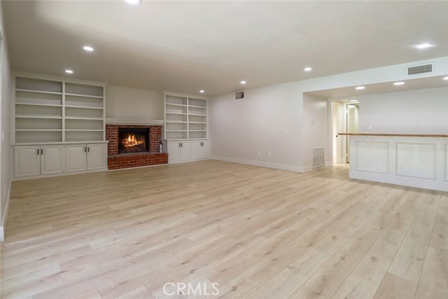 20591 Celtic Street, Chatsworth CA: https://media.crmls.org/medias/c9abc83e-6a2c-41e0-997a-7fc1e40ab723.jpg