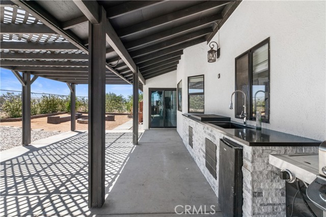 Detail Gallery Image 6 of 22 For 13651 1st Ave, Victorville,  CA 92395 - 3 Beds | 2 Baths