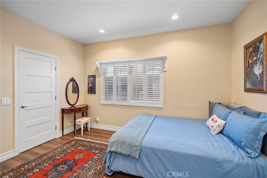 MLS #OC25192282 image #41