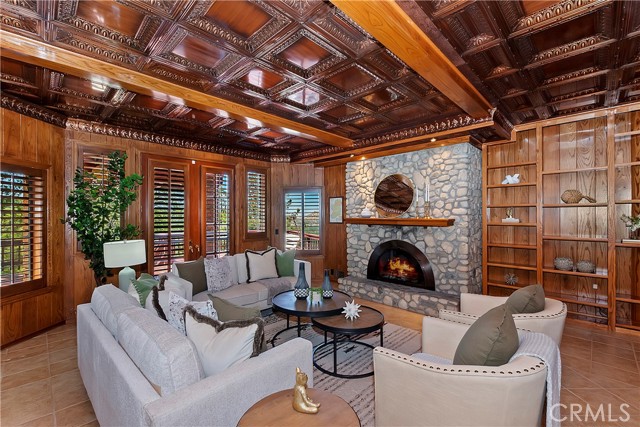 Detail Gallery Image 7 of 73 For 1621 Lupin Rd, Lake Arrowhead,  CA 92352 - 7 Beds | 7/2 Baths