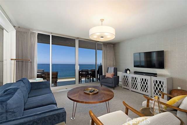 Detail Gallery Image 6 of 43 For 31755 Coast #403,  Laguna Beach,  CA 92651 - 2 Beds | 2 Baths