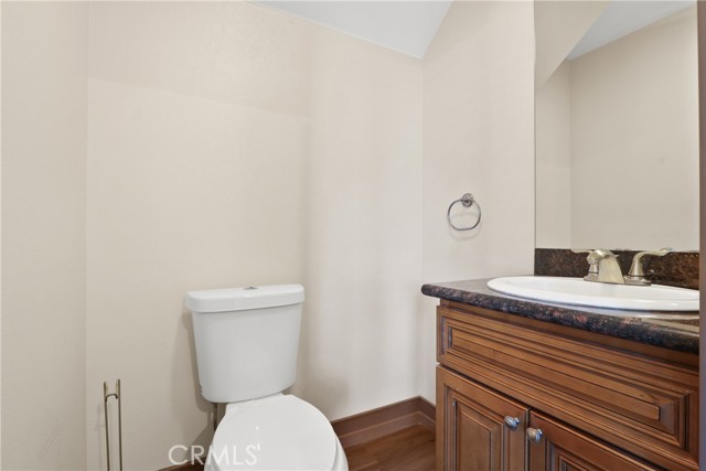 Detail Gallery Image 5 of 24 For 11613 216th, Lakewood,  CA 90715 - 3 Beds | 2/1 Baths