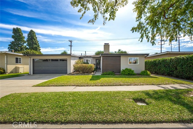 Detail Gallery Image 2 of 59 For 6110 E Walton St, Long Beach,  CA 90815 - 3 Beds | 2 Baths
