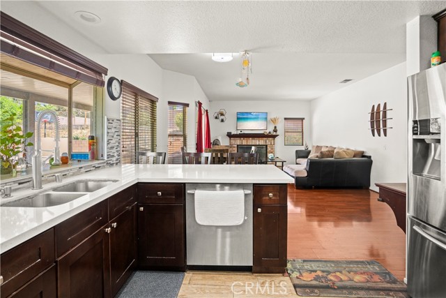 Detail Gallery Image 10 of 39 For 6742 N Chason Way, San Bernardino,  CA 92407 - 5 Beds | 3 Baths