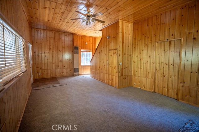 Detail Gallery Image 3 of 23 For 2462 Spring Dr, Running Springs,  CA 92382 - 3 Beds | 1 Baths