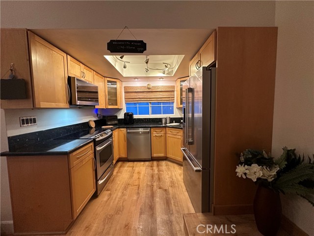 Detail Gallery Image 10 of 37 For 2217 Vanderbilt Ln #8,  Redondo Beach,  CA 90278 - 2 Beds | 1/1 Baths