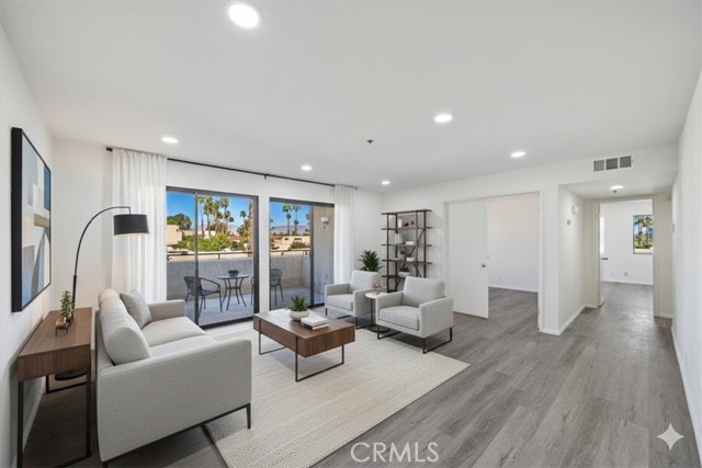 Detail Gallery Image 4 of 19 For 200 E Racquet Club #72,  Palm Springs,  CA 92262 - 2 Beds | 2 Baths