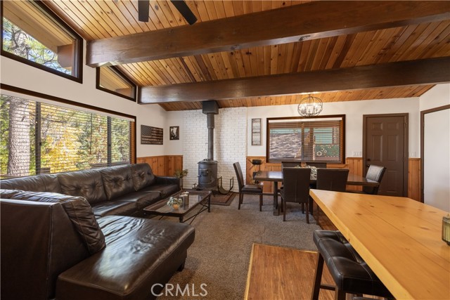 Detail Gallery Image 5 of 34 For 40067 Highland, Big Bear Lake,  CA 92315 - 2 Beds | 1 Baths