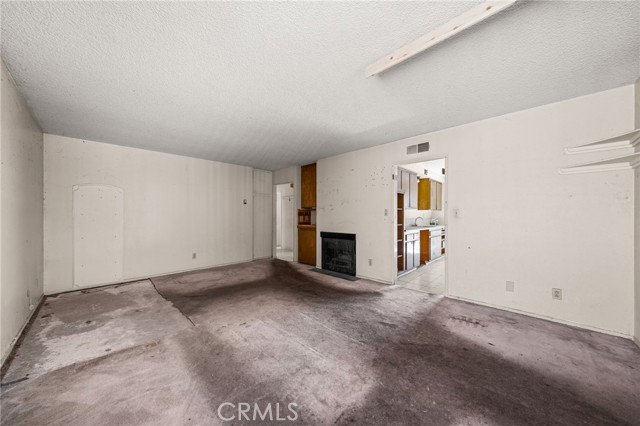 13208 Florwood Avenue, Hawthorne CA: https://media.crmls.org/medias/c9b2c81a-bb63-49e1-af2b-1e00aa97ad8b.jpg
