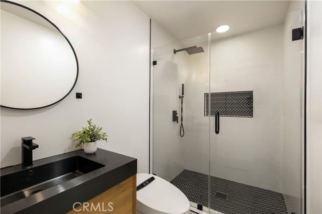 Detail Gallery Image 37 of 42 For 22 Rue Cannes, Newport Beach,  CA 92660 - 2 Beds | 2 Baths