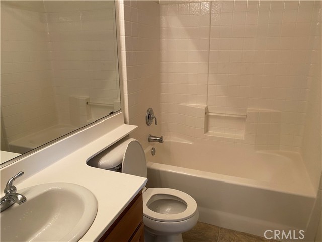 5505 Sunset Ridge Drive, Jurupa Valley CA: https://media.crmls.org/medias/c9b315af-4600-4a7d-9c52-b1422ac28514.jpg