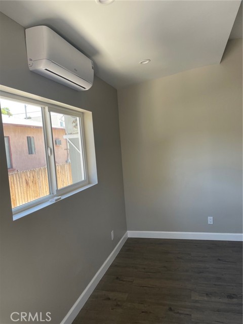 Detail Gallery Image 4 of 5 For 1183 W 24th St, Los Angeles,  CA 90007 - 2 Beds | 2 Baths