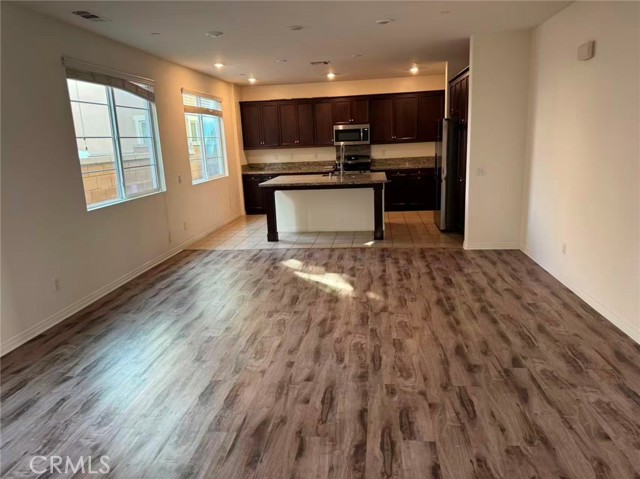 Detail Gallery Image 3 of 14 For 3165 E Olympic Dr, Ontario,  CA 91762 - 3 Beds | 2/1 Baths