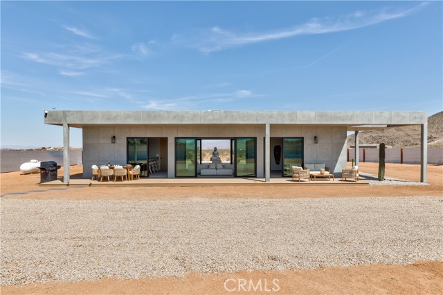 60632 Granville Road, Joshua Tree CA: https://media.crmls.org/medias/c9b49fc2-2d34-4840-9b65-33fa0f102a89.jpg