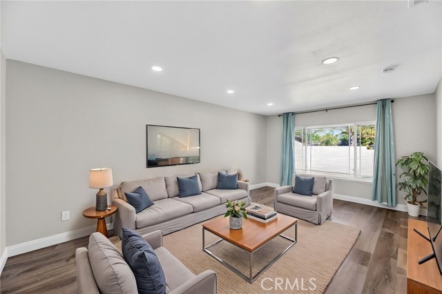 Detail Gallery Image 2 of 31 For 14323 Homestead Dr, Moreno Valley,  CA 92553 - 4 Beds | 2 Baths