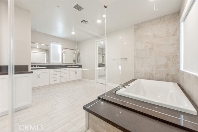 Detail Gallery Image 23 of 32 For 61 Einstein, Irvine,  CA 92618 - 4 Beds | 3/2 Baths