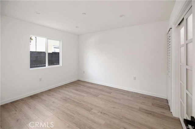 Detail Gallery Image 18 of 36 For 7842 Lasaine Ave, Northridge,  CA 91325 - 7 Beds | 5/1 Baths