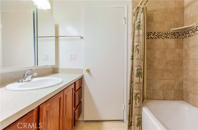 7323 Kentland Avenue, West Hills CA: https://media.crmls.org/medias/c9b61d59-bfef-4db5-bea3-61a95f3bb774.jpg